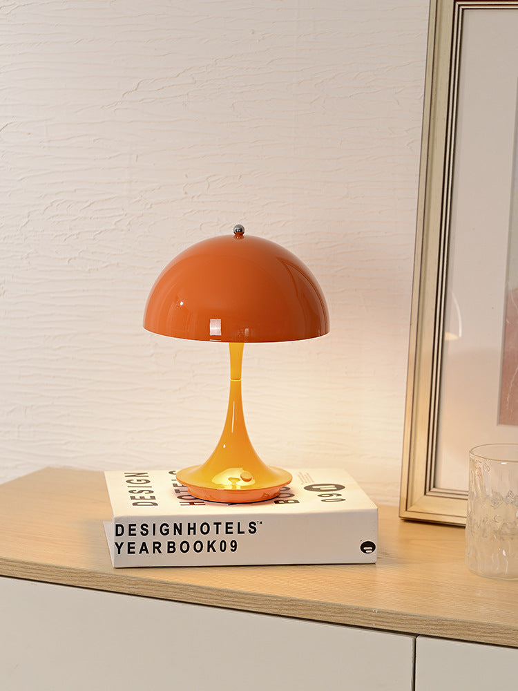 Solara Retro Table Lamp