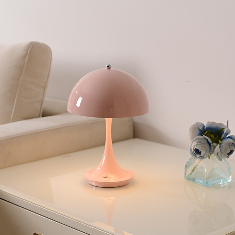 Solara Retro Table Lamp