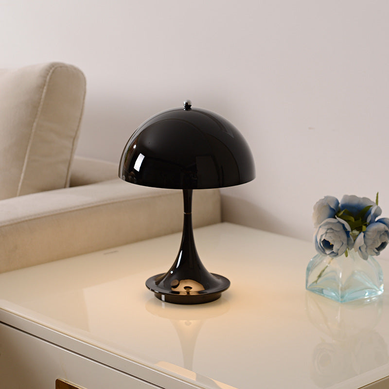 Solara Retro Table Lamp