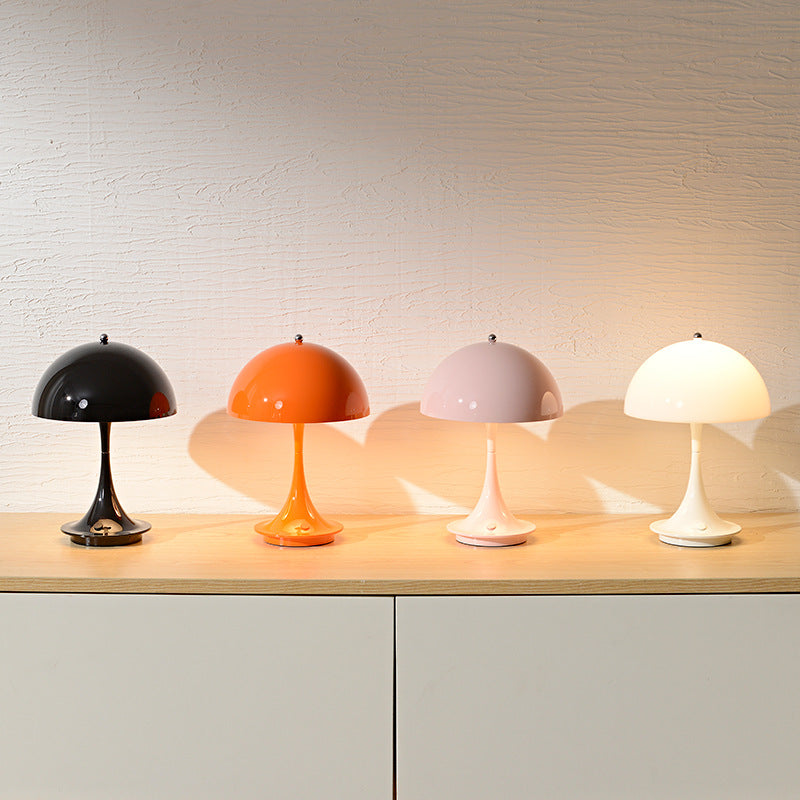 Solara Retro Table Lamp